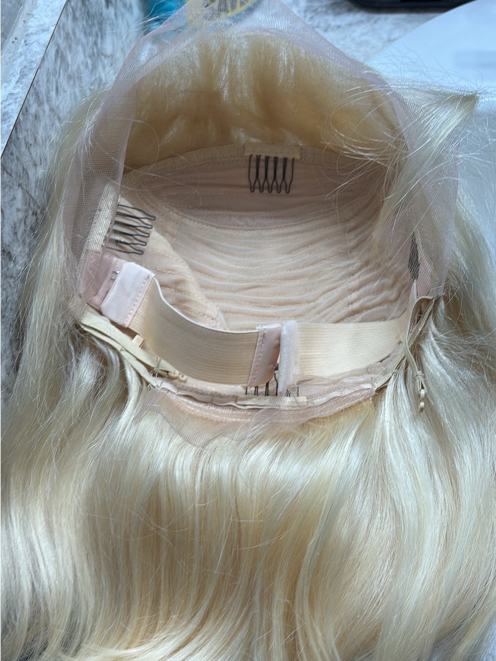 613 Lace Front Wig with Adjustable Cap
12 “human hair 
210 density